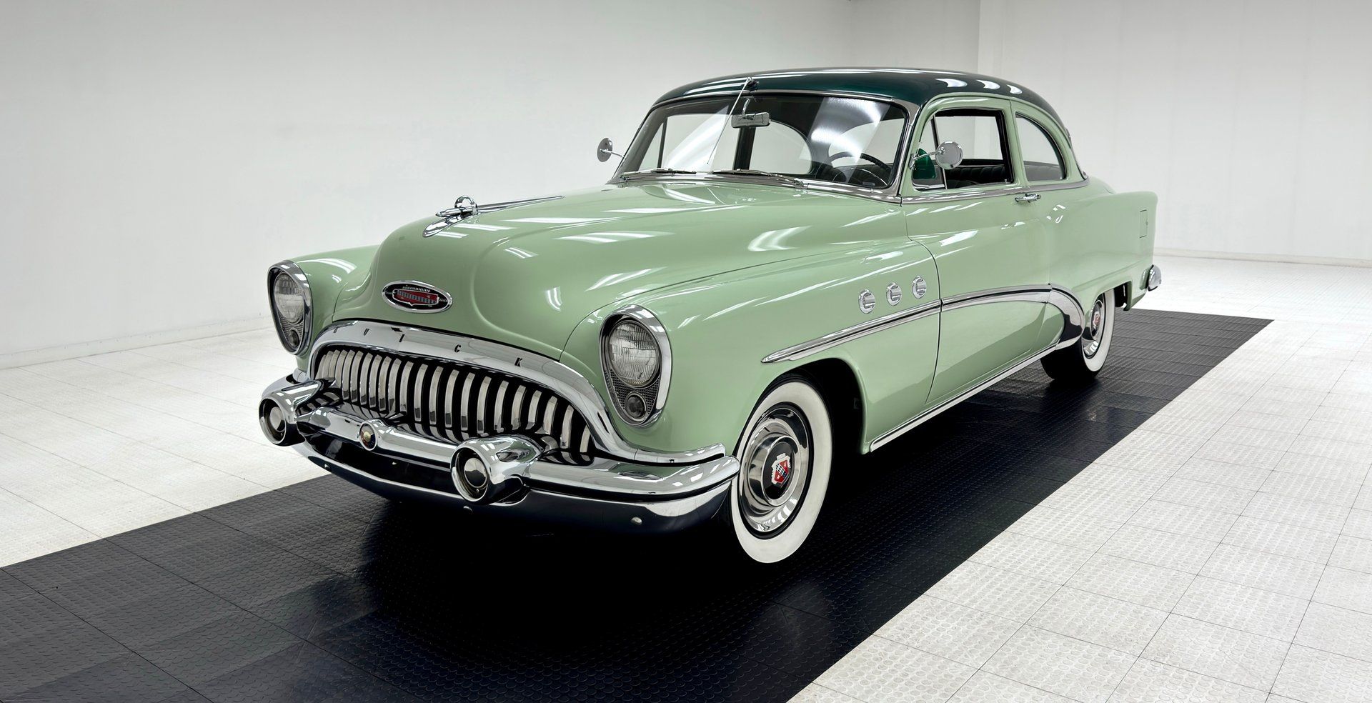 1953 Buick Special Deluxe 2 Door Sedan, foto 1