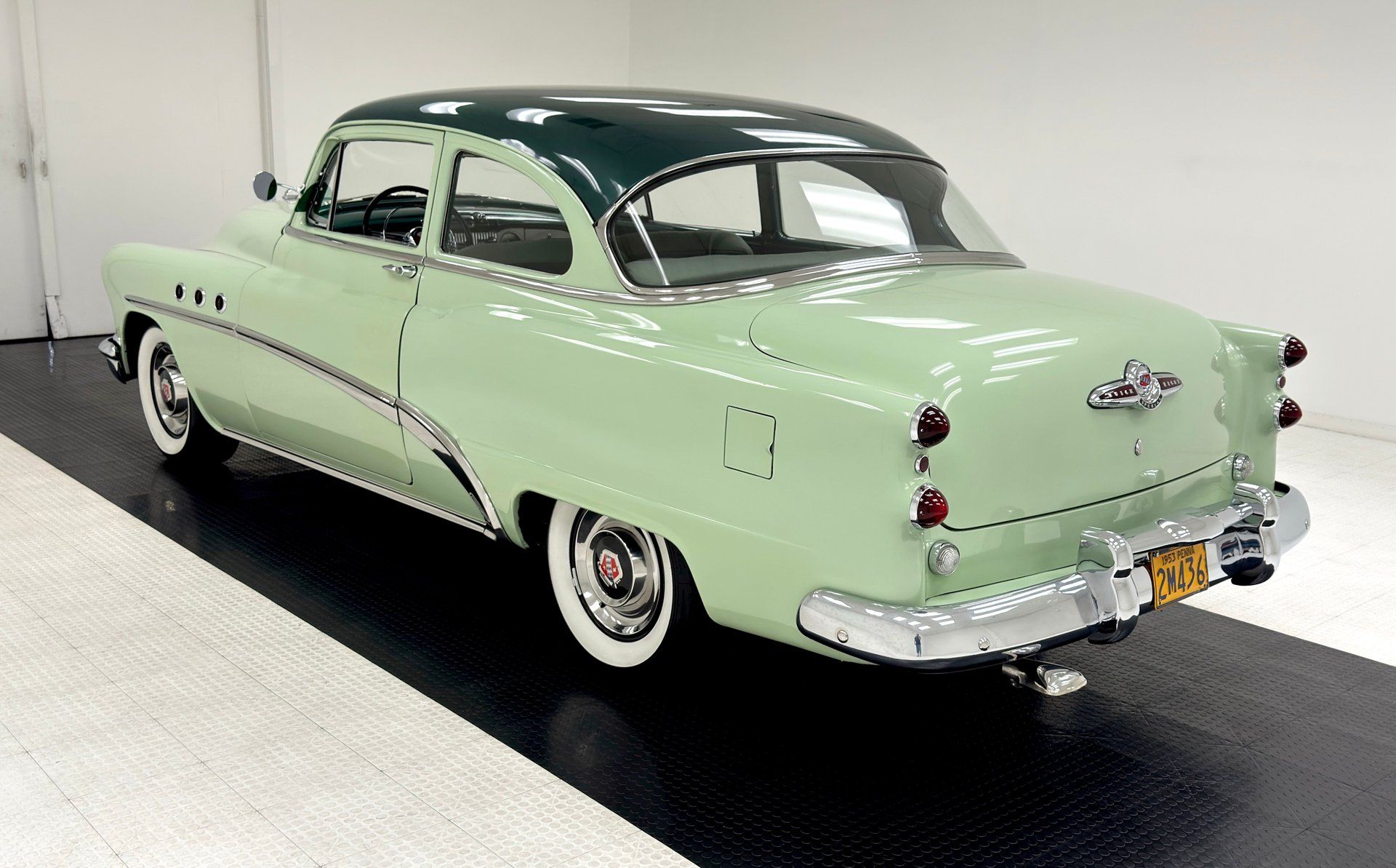 1953 Buick Special Deluxe 2 Door Sedan, foto 3