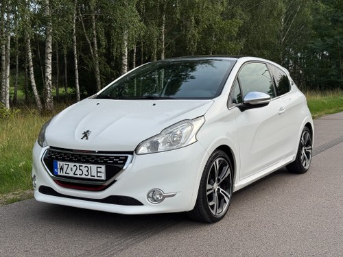 2014 Peugeot 208 GTi à vendre (picture 5 of 138)
