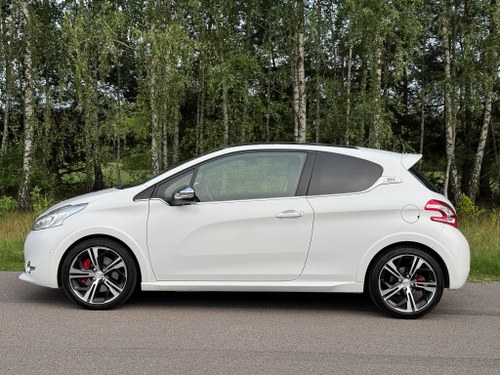 2014 Peugeot 208 GTi à vendre (picture 6 of 138)