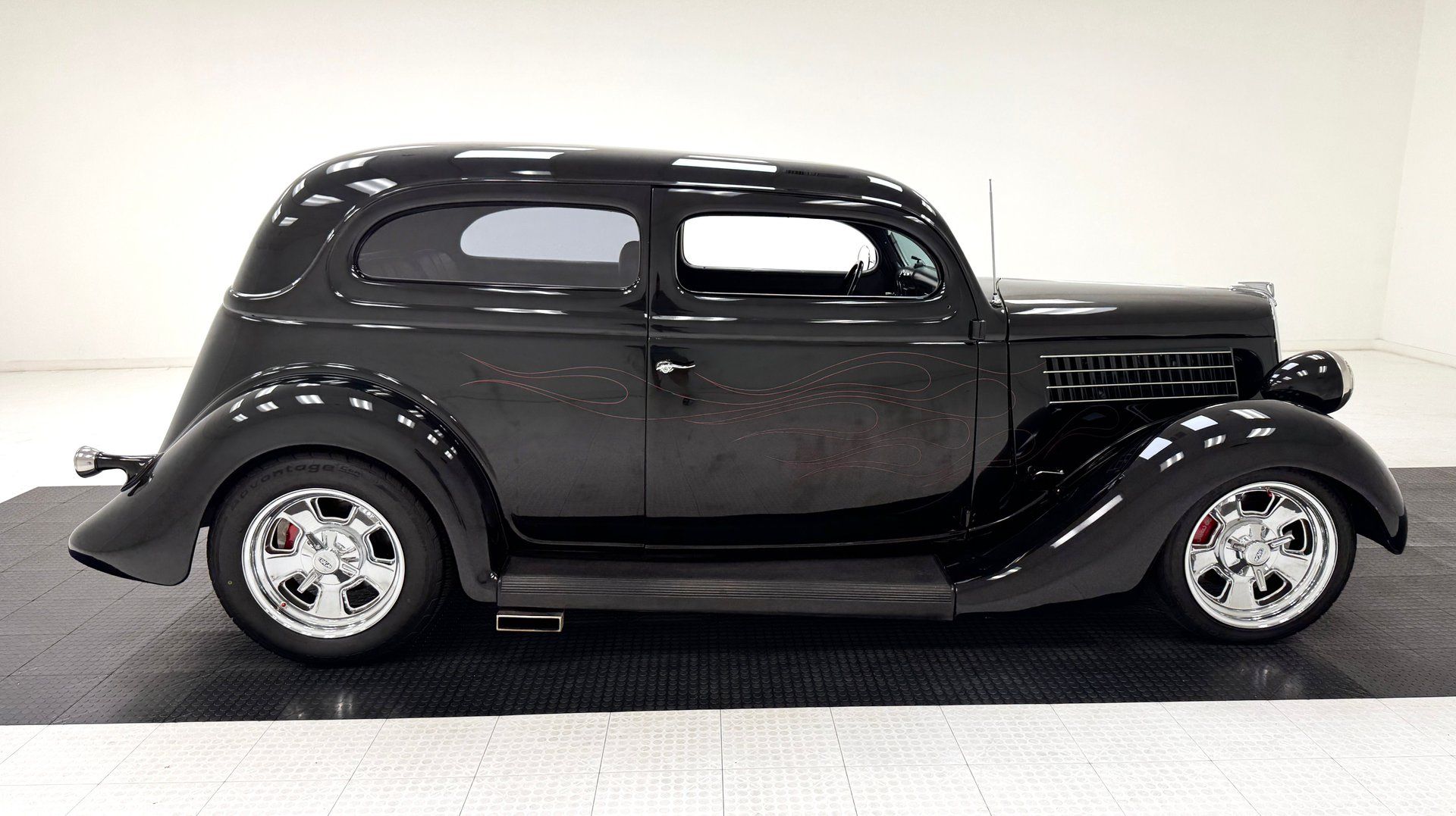 1935 Ford 48 Deluxe Tudor Sedan, foto 6