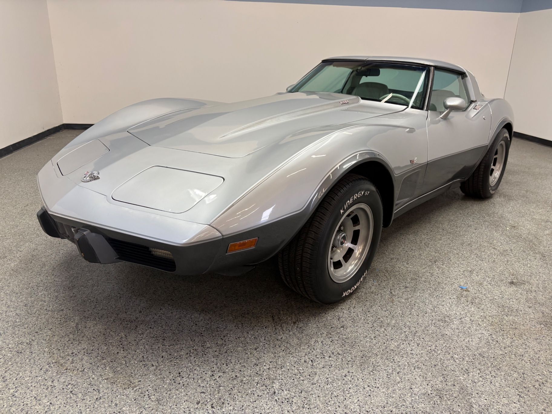 1978 Chevrolet Corvette Silver Anniversary Edition, foto 1