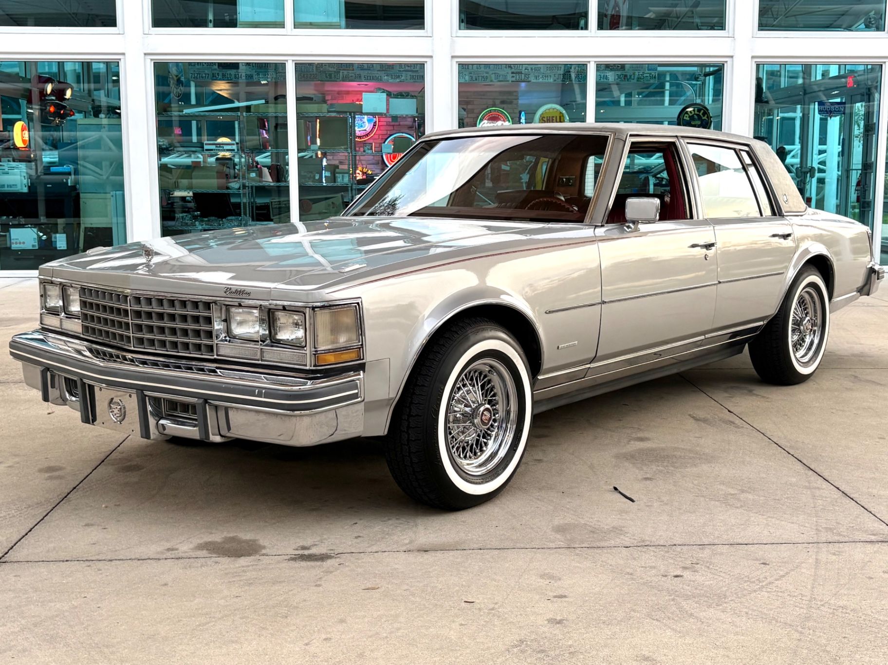 1976 Cadillac Seville Base, foto 1