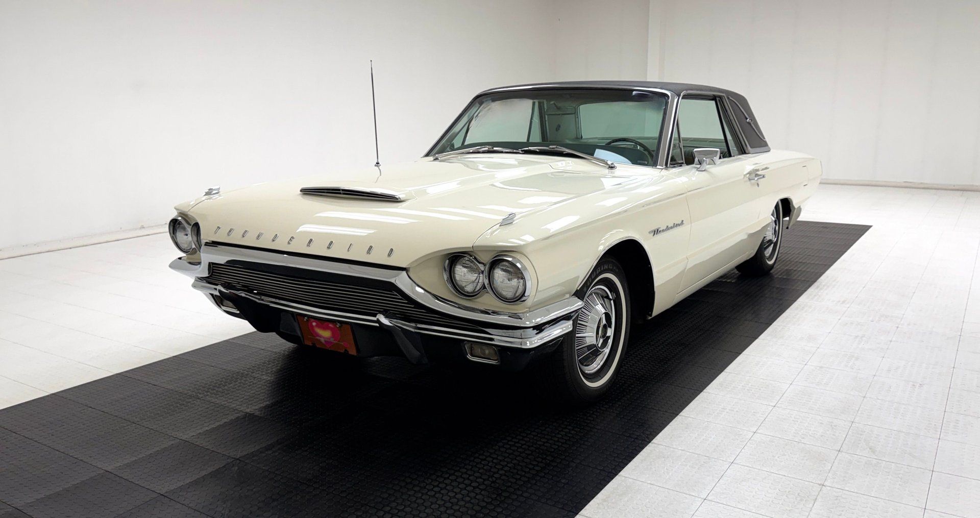 1964 Ford Thunderbird Landau Hardtop, foto 1
