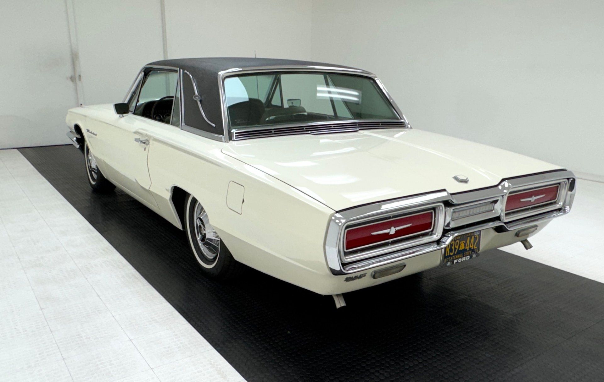 1964 Ford Thunderbird Landau Hardtop, foto 3