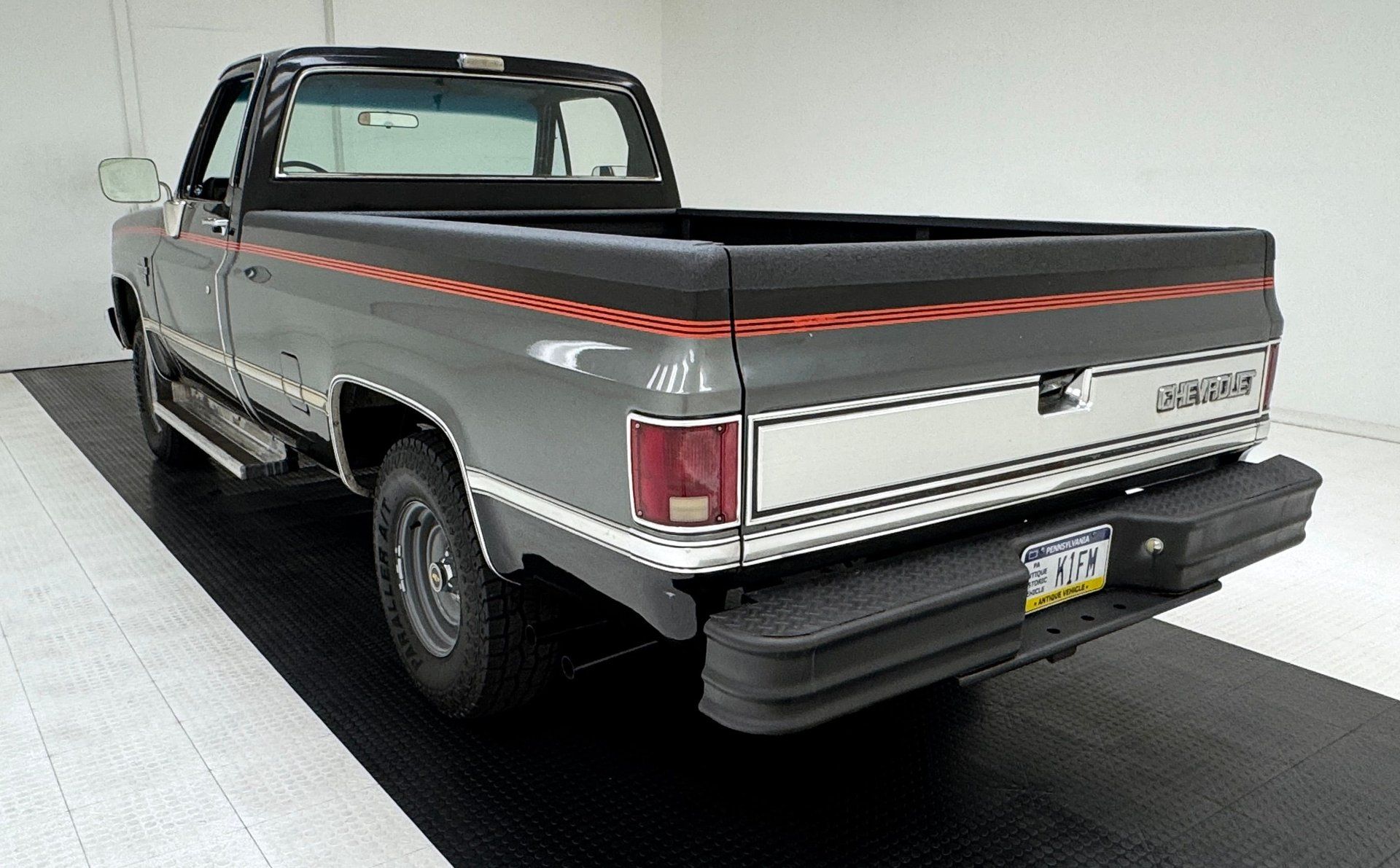 1986 Chevrolet C10 Silverado 4x2 Long Bed Pickup, foto 3