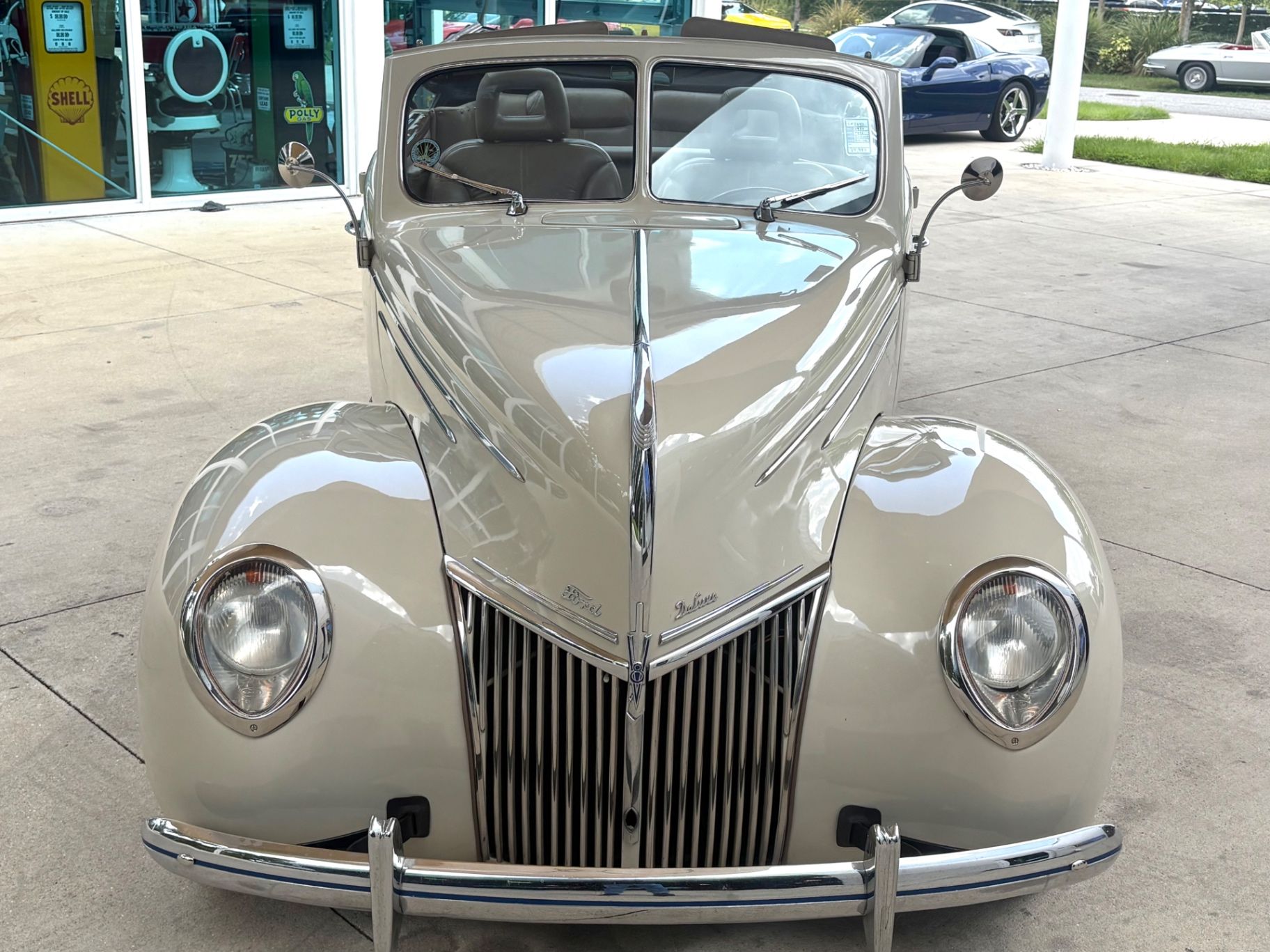 1939 Ford Deluxe Convertible Sedan, foto 3