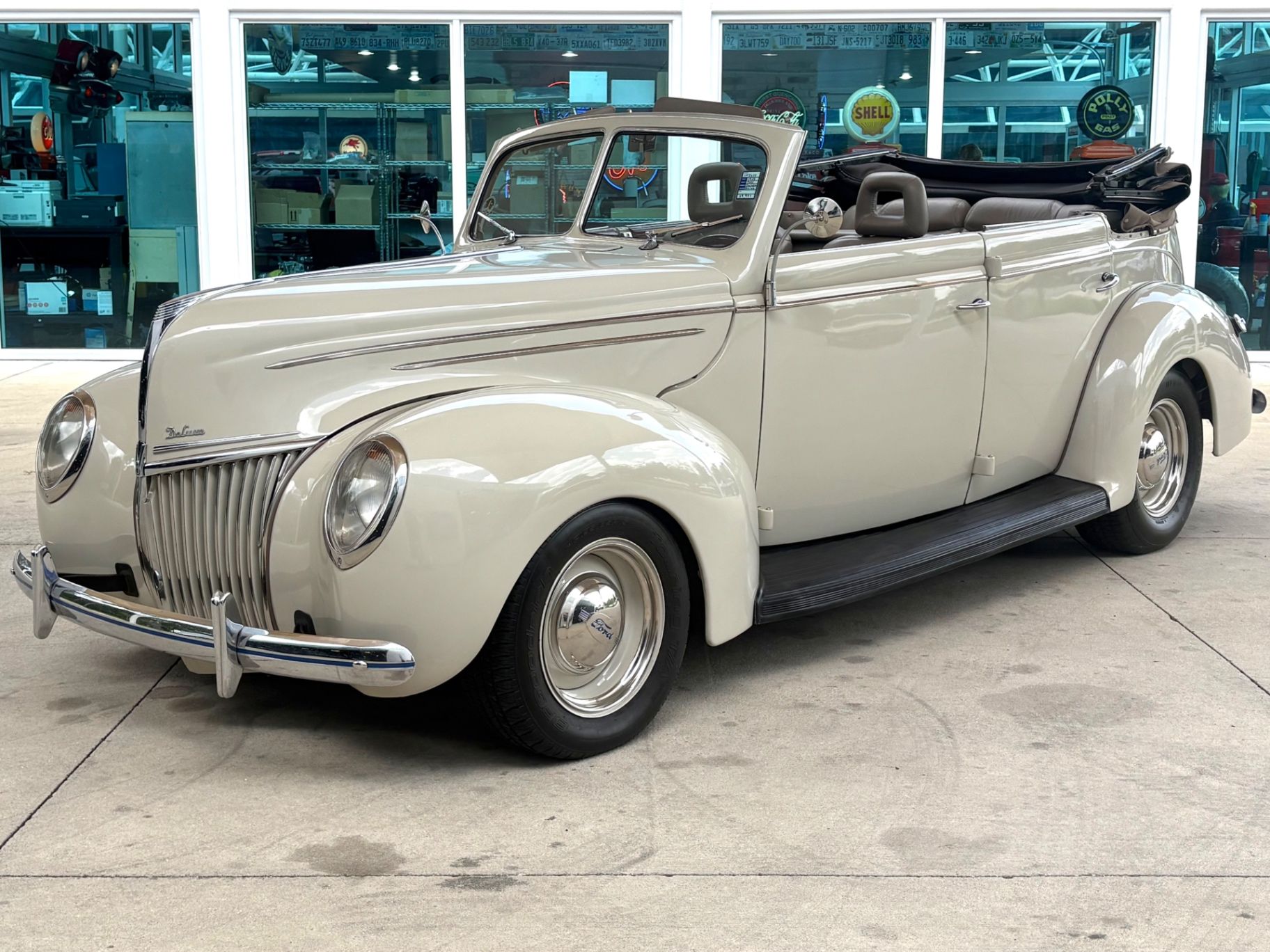 1939 Ford Deluxe Convertible Sedan, foto 11