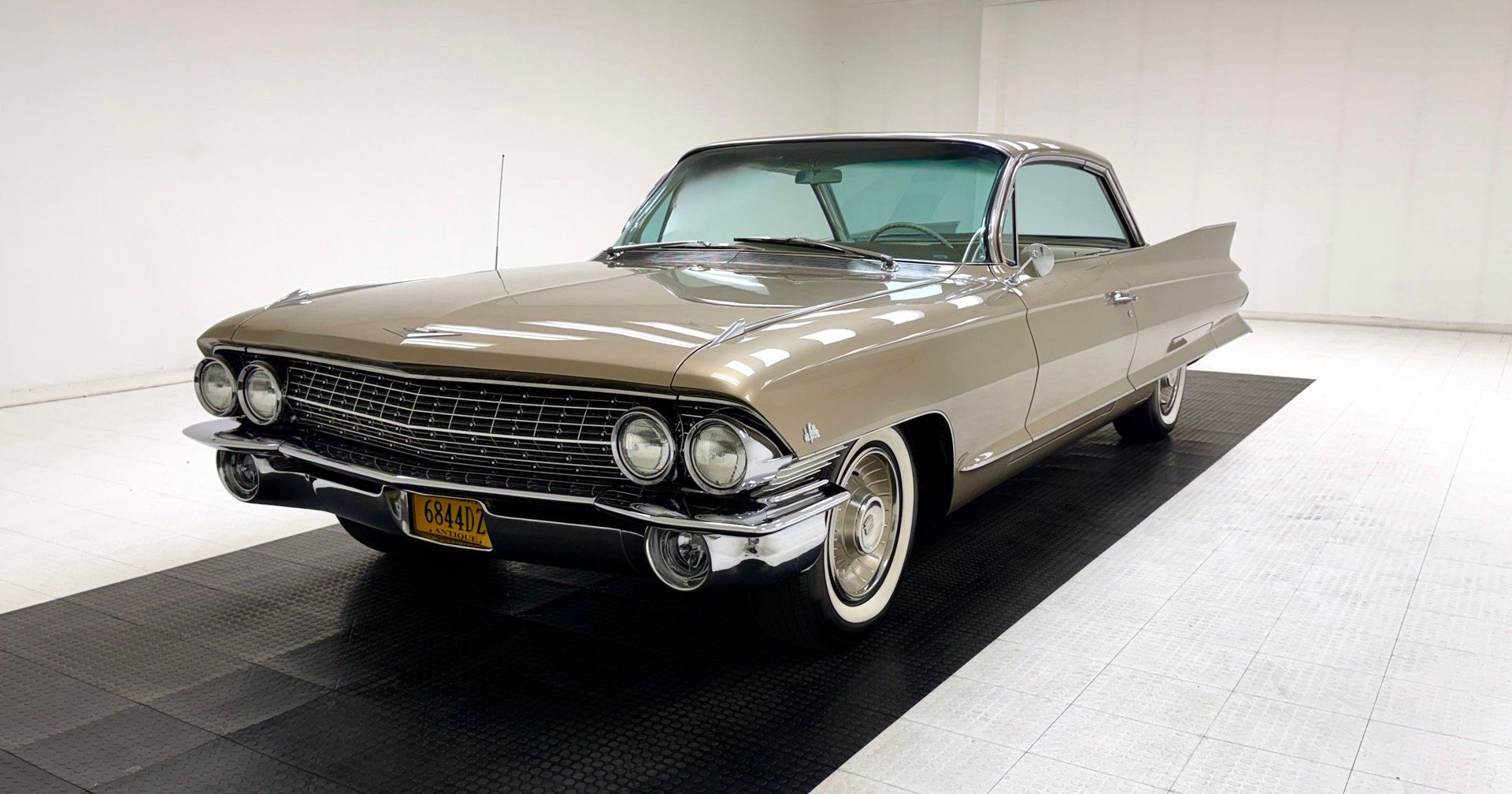 1961 Cadillac Series 63 Coupe DeVille, foto 1