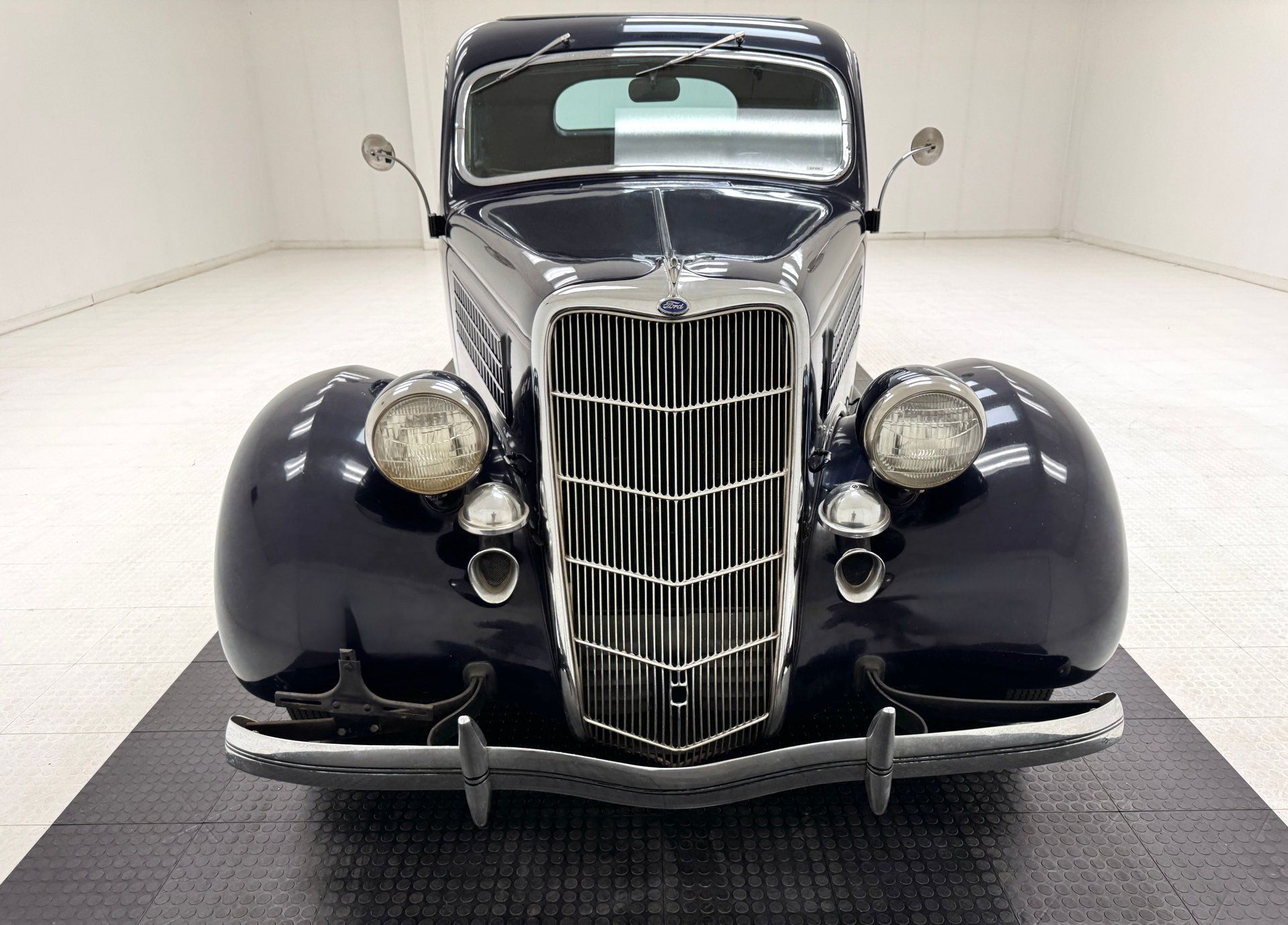 1935 Ford Model 48 V8 Series 5 Window Coupe, foto 8