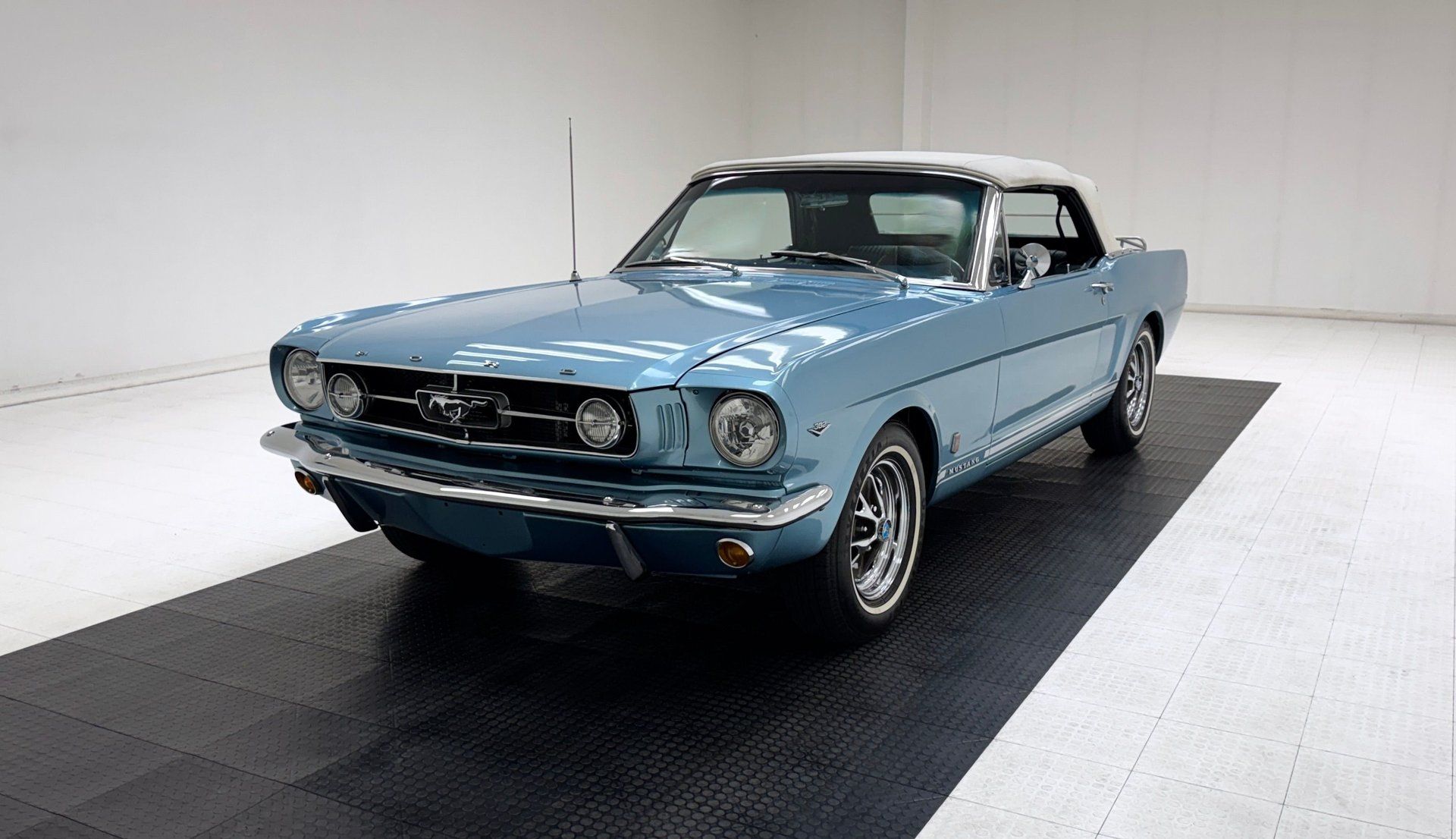 1965 Ford Mustang Convertible, foto 1