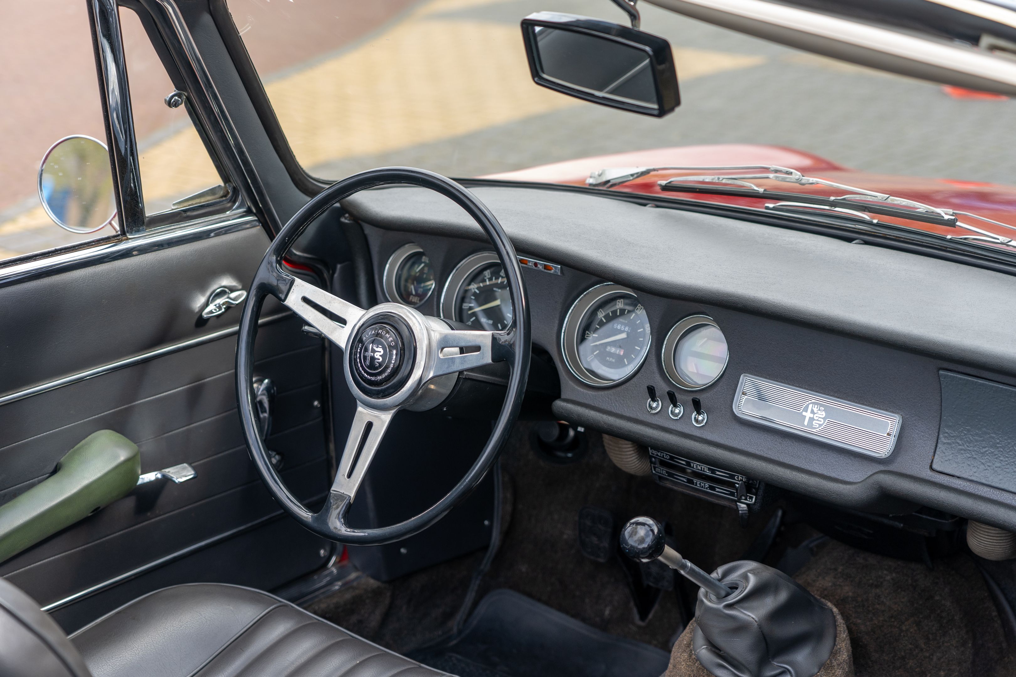 1965 Alfa Romeo Giulia Sprint GTC, foto 6