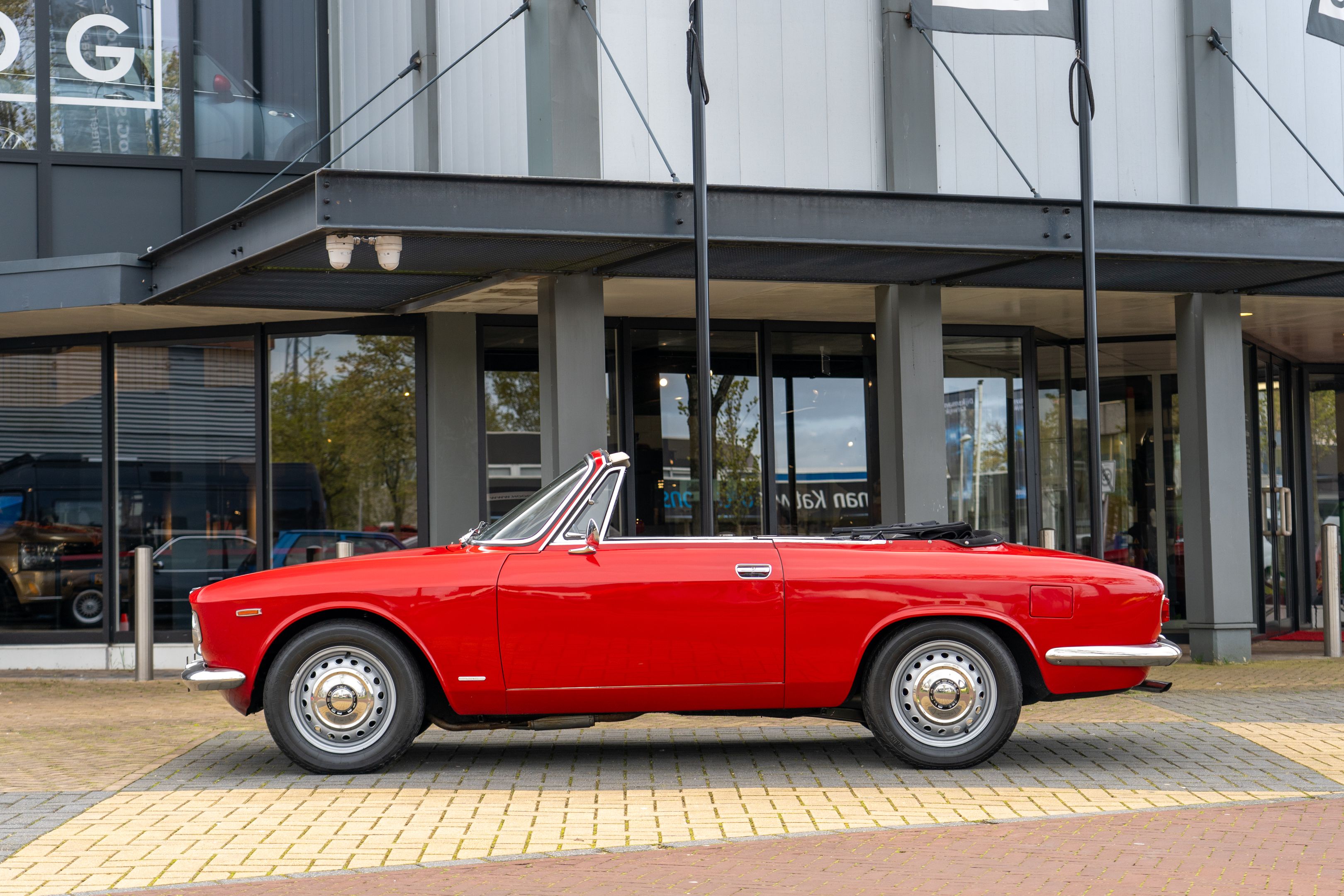 1965 Alfa Romeo Giulia Sprint GTC, foto 2