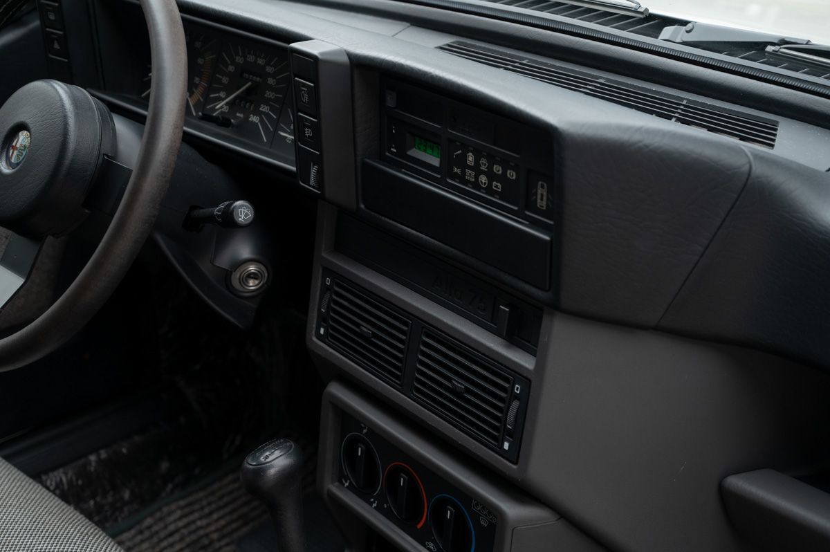 1988 Alfa Romeo 75 1.8 Turbo Zender, foto 6