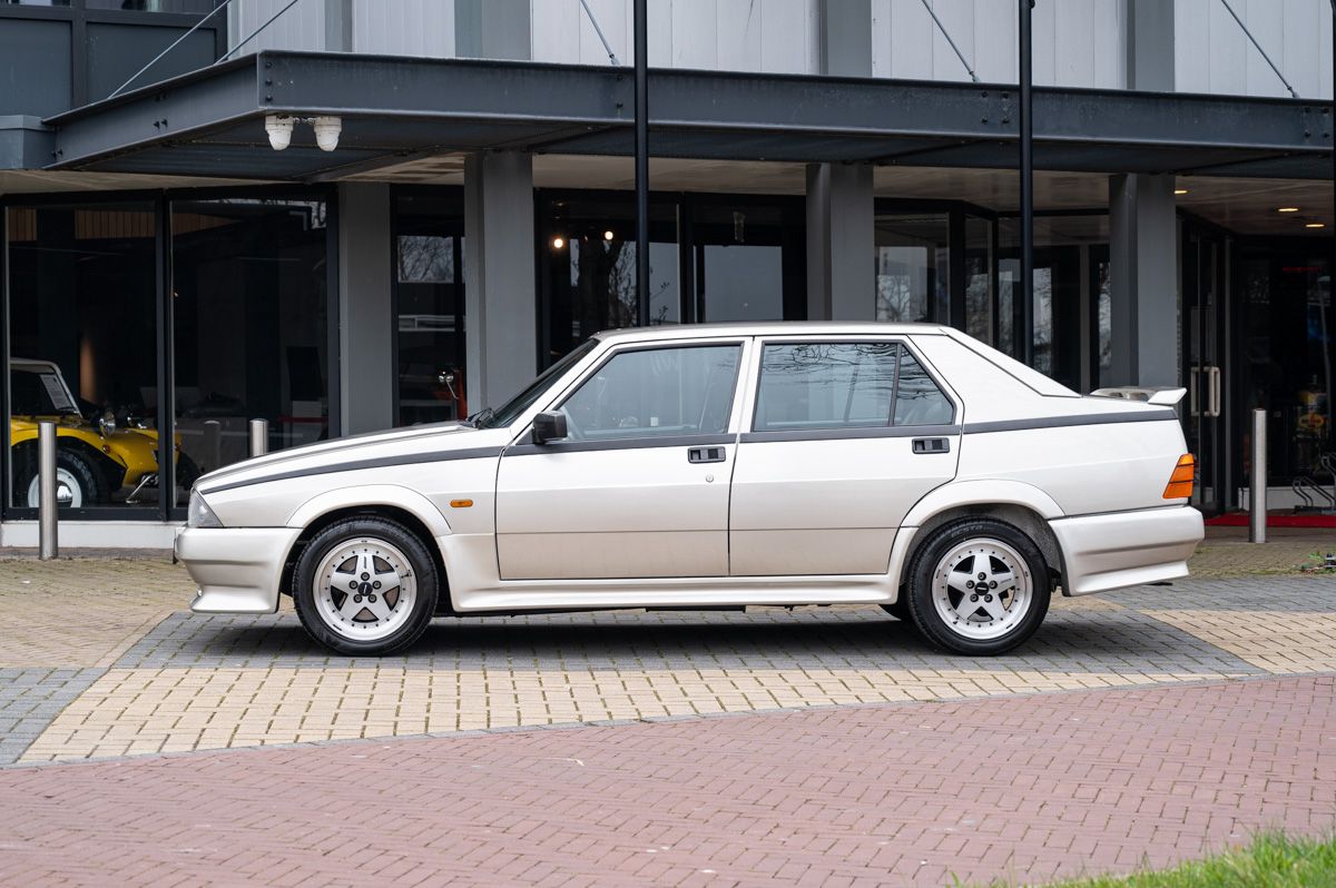 1988 Alfa Romeo 75 1.8 Turbo Zender, foto 4