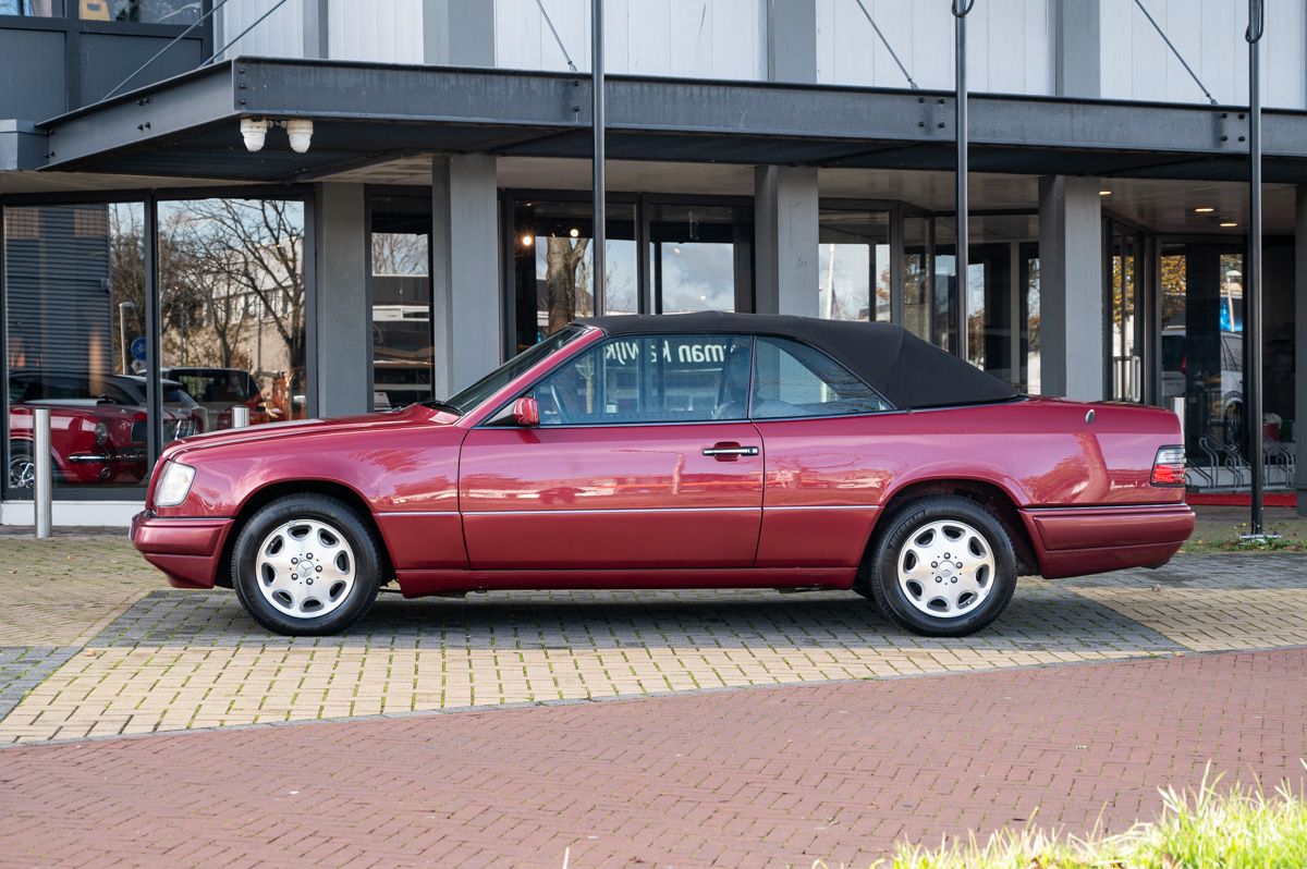 1995 Mercedes-Benz E-Klasse E220 Cabriolet (W124), foto 2