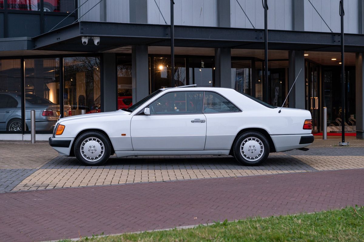 1991 Mercedes-Benz E-Klasse 300 CE-24 (W124), foto 2