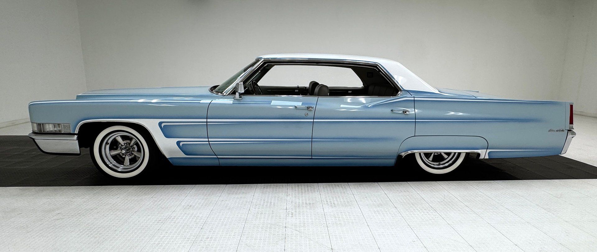 1969 Cadillac Sedan DeVille 4 Door Hardtop, foto 2