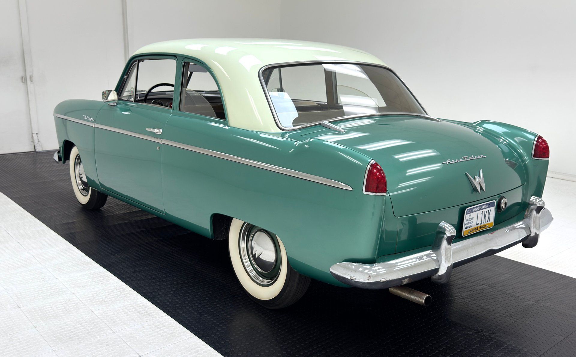 1953 Willys Aero Falcon 2 Door Sedan, foto 3