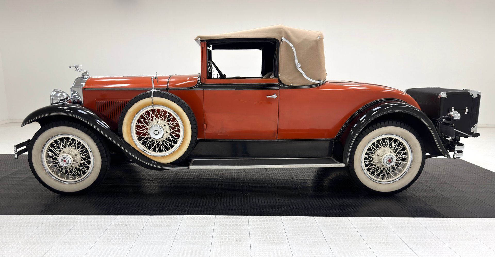 1930 Packard 733 Standard 8 Series Convertible Coupe, foto 3