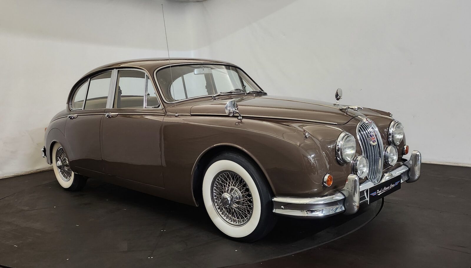 1963 Jaguar MK2 3.8, foto 1