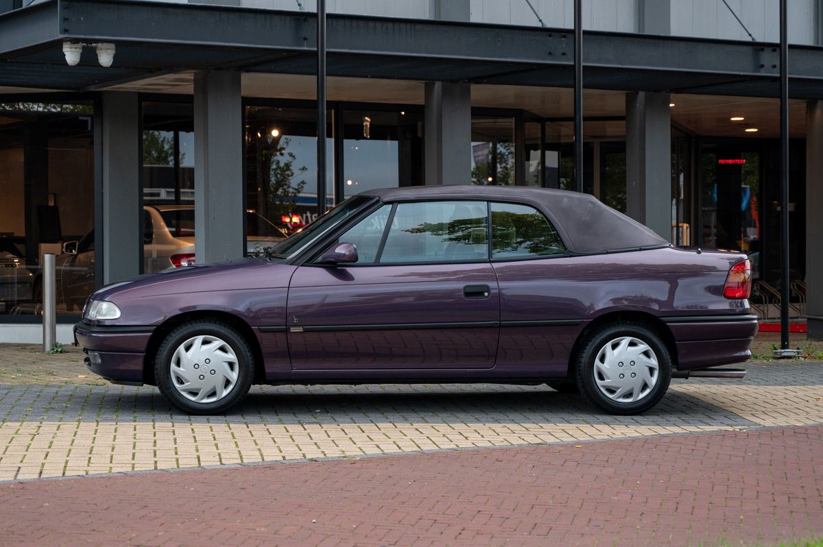 1995 Opel Astra F 1.8i-16V Cabriolet, foto 2