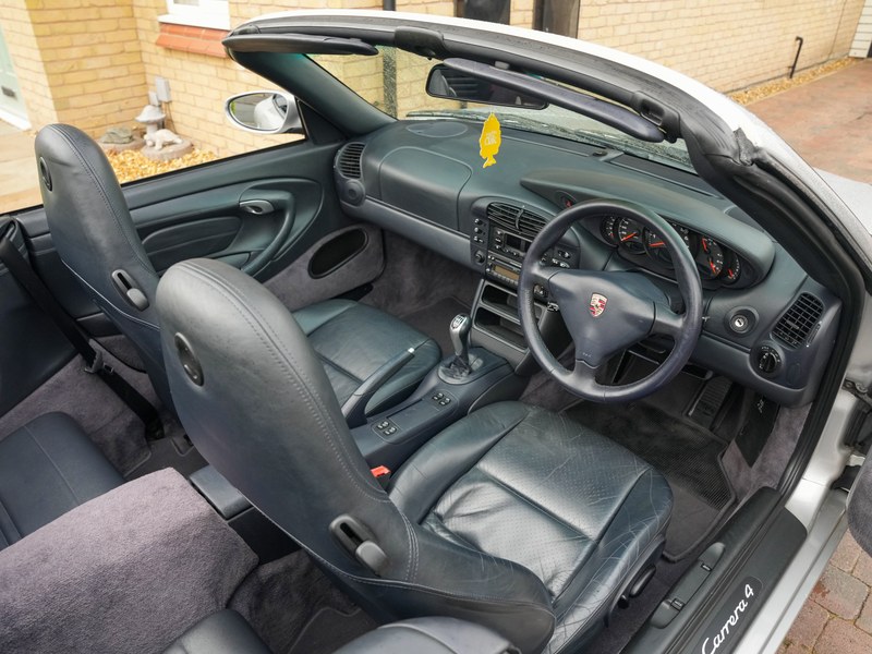 2000 Porsche 911 Carrera 4 Cabriolet Manual 996, foto 2
