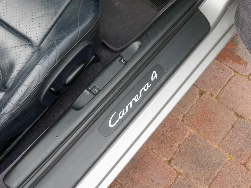 2000 Porsche 911 Carrera 4 Cabriolet Manual 996, foto 4