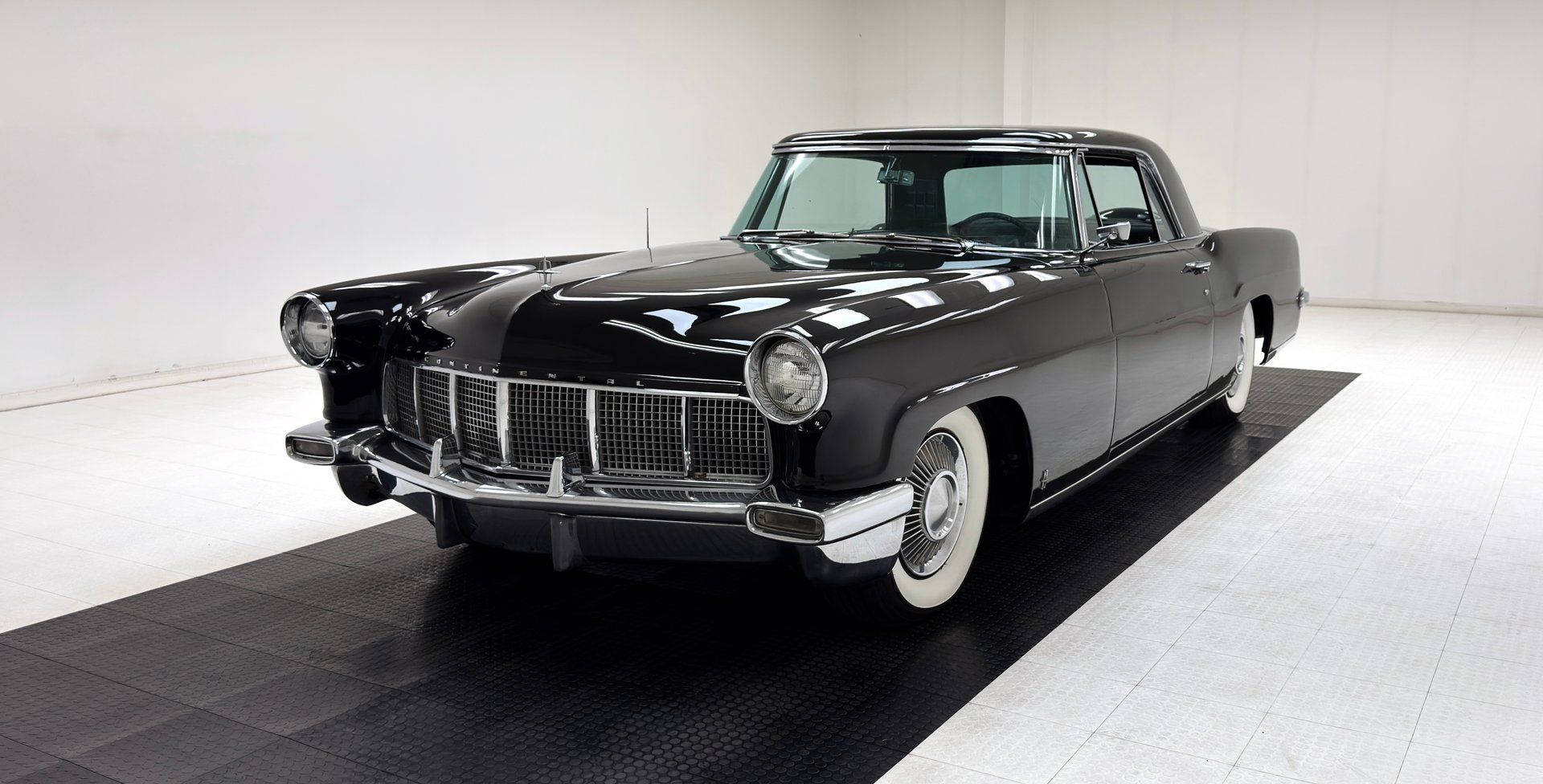 1956 Continental Mark II 2 Door Sport Coupe, foto 1