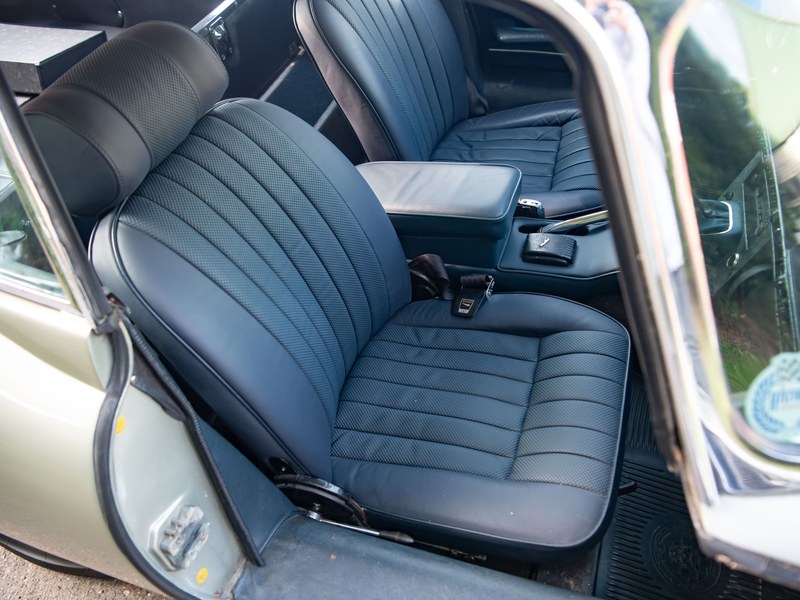 1970 Jaguar E Type 4.2 FHC Manual, foto 2