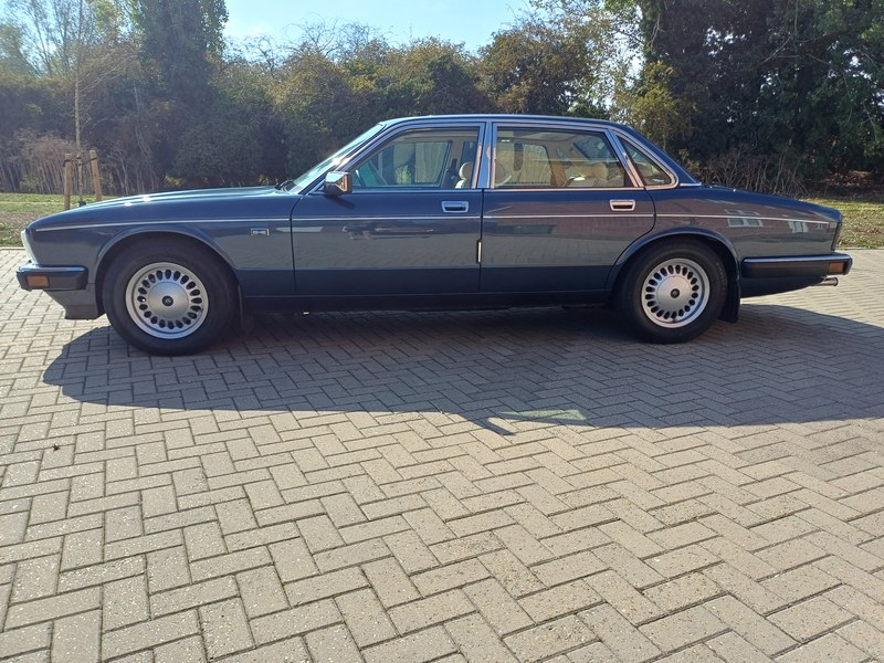 1988 Daimler 3.6L XJ40, foto 4