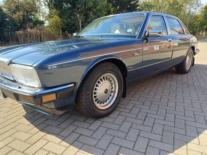 1988 Daimler 3.6L XJ40, foto 2