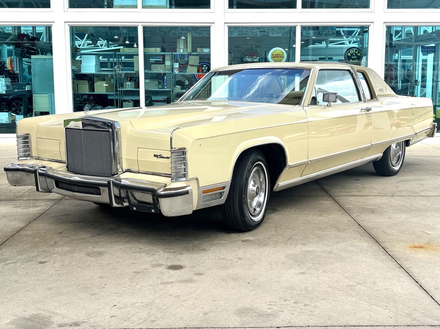 1977 Lincoln Continental Town Coupe, foto 1