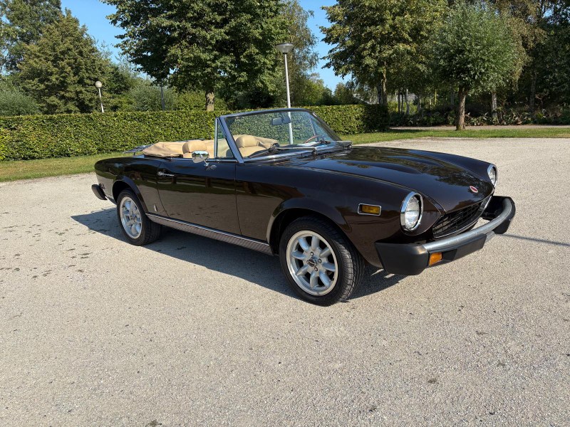 1978 Fiat Sport Spider 1800 Pininfarina, foto 1