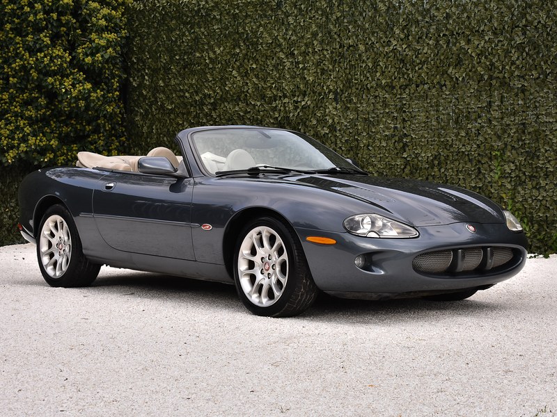 2000 Jaguar XKR Convertible 4,0L V8, foto 1