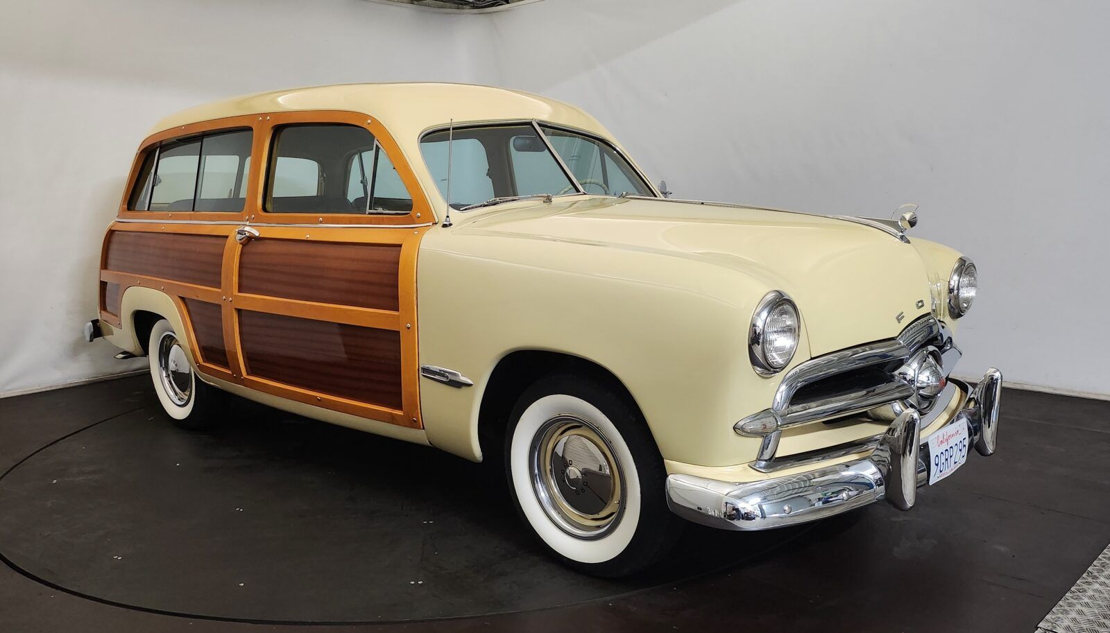 1949 Ford Woody Station Wagon, foto 1